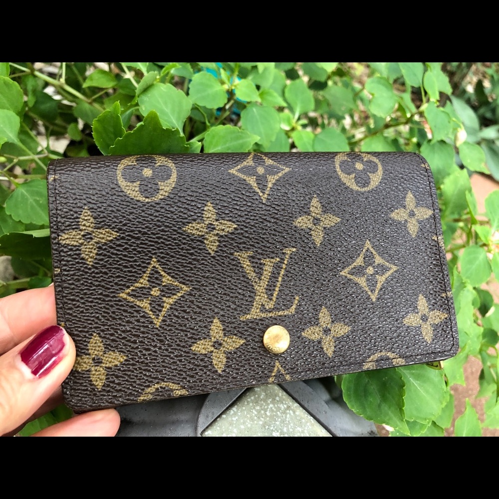 SOLD Vintage Zippy wallet